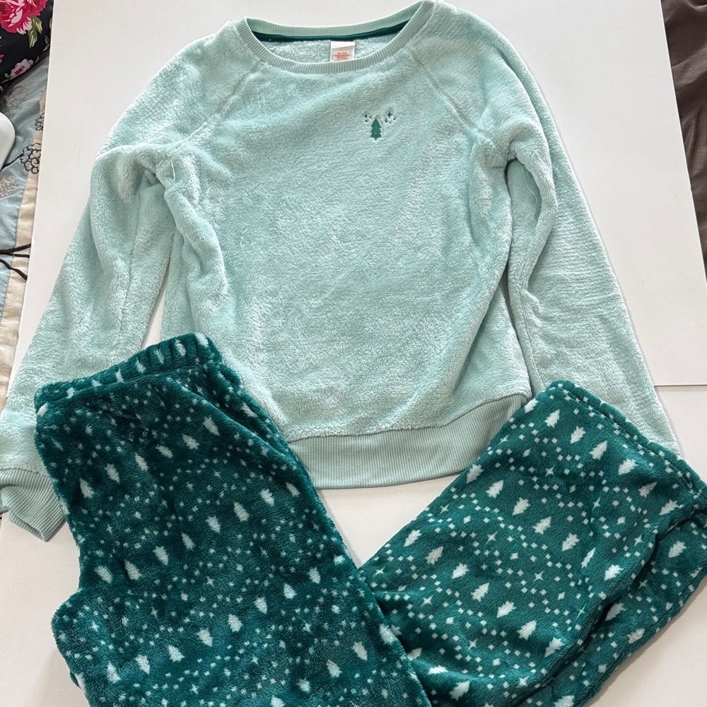 Cat & Jack Mint Top with Teal Patterned Fleece Pajama Set